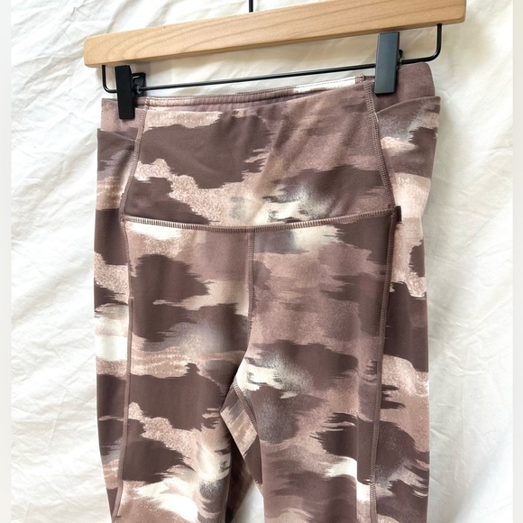 Reebok Womens 7/8 High Rise Leggings Brown/White Camo Small - Picture 3 of 8
